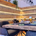 Catina Apartment *